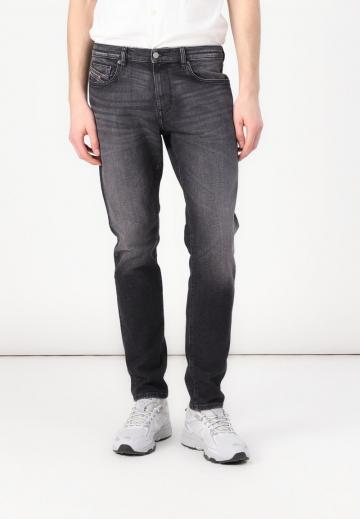 Узкие джинсы