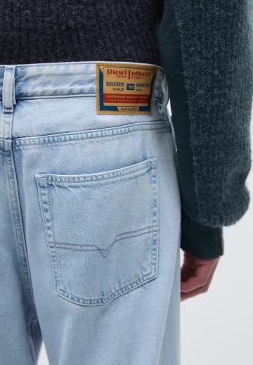 Свободные джинсы