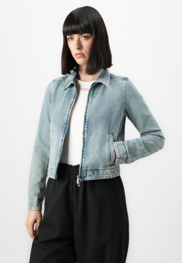 Джинсовая куртка