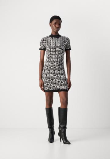 Платье футляр