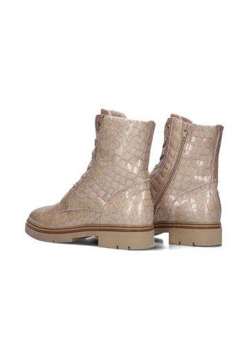 Ботинки на шнуровке