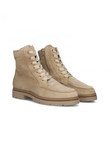 Ботинки на шнуровке