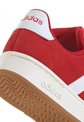 Походные кроссовки