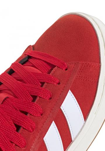 Походные кроссовки