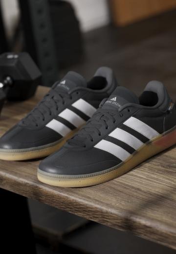 Тренировочные кроссовки