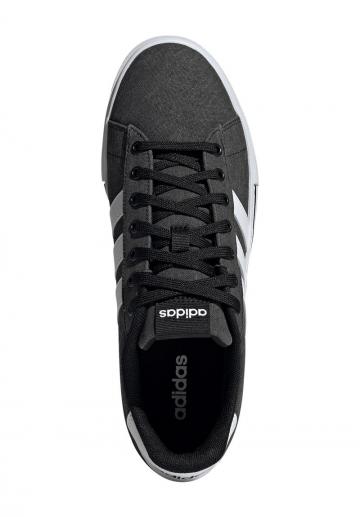 Походные кроссовки