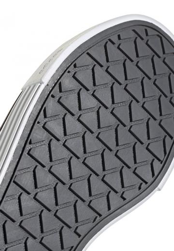 Походные кроссовки