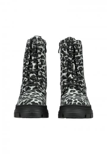 Ботинки на шнуровке