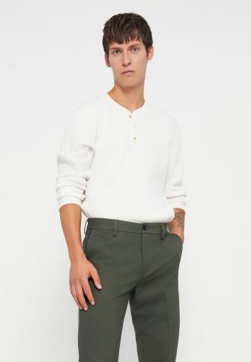 Брюки с накладными карманами