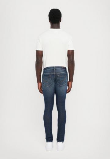 Узкие джинсы