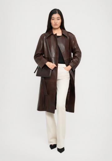 Клешеные брюки