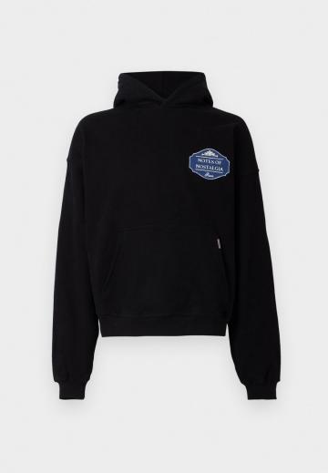 Пуловер с капюшоном