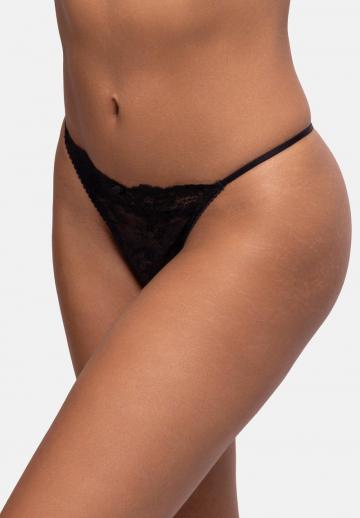 Трусы на бедрах