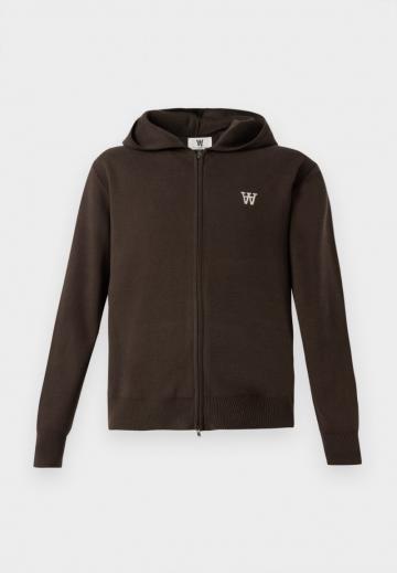 Вязаная кофта