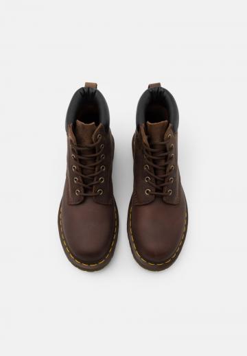 Ботинки на шнуровке