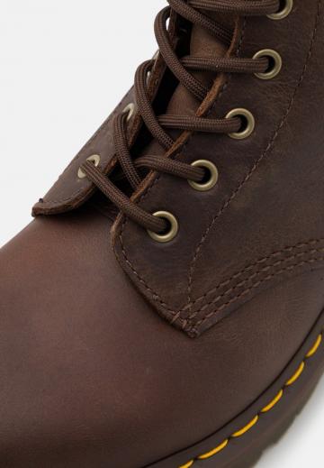 Ботинки на шнуровке