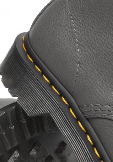 Ботинки на шнуровке