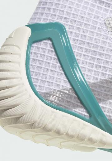 Тренировочные кроссовки