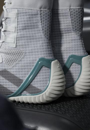 Тренировочные кроссовки