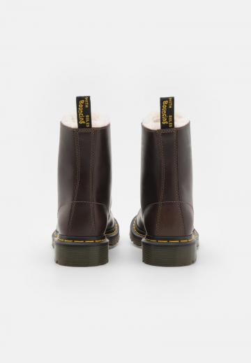 Ботинки на шнуровке