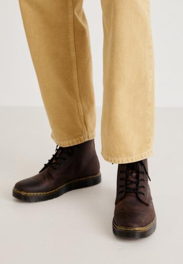 Ботинки на шнуровке