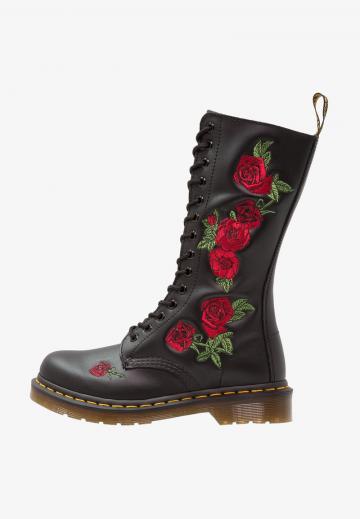 Сапоги на шнуровке