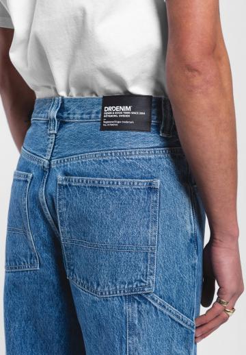 Прямые джинсы