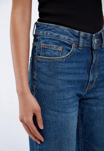 Клешеные брюки