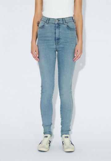 Узкие джинсы