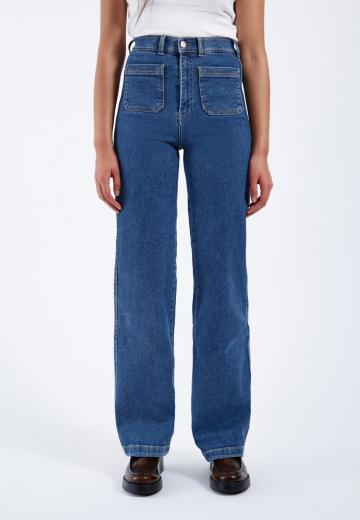 Прямые джинсы