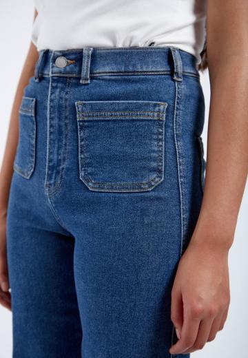 Прямые джинсы