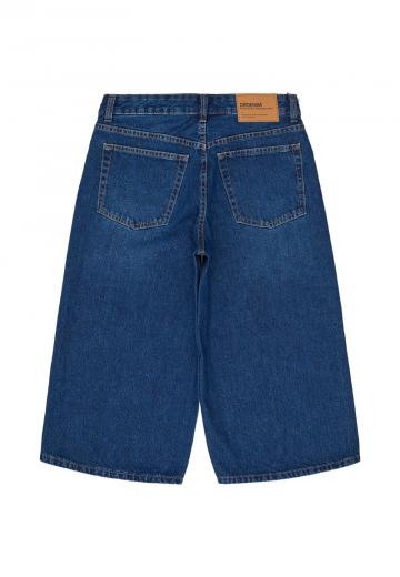 Короткие джинсы