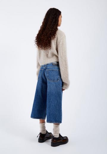 Короткие джинсы