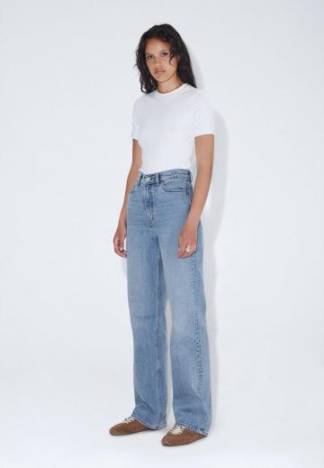Прямые джинсы