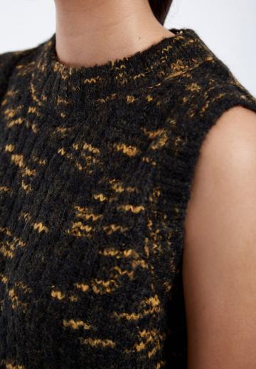 Пуловер без рукавов