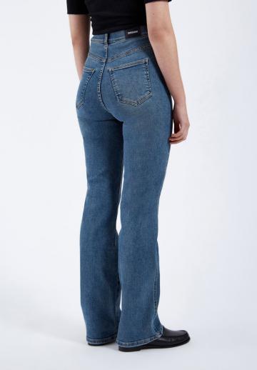 Прямые джинсы