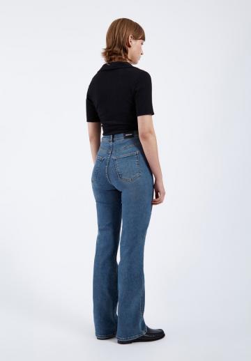 Прямые джинсы