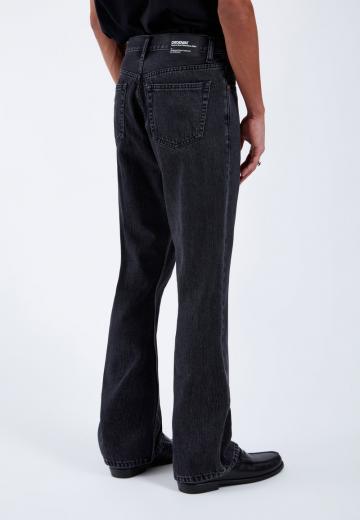 Клешеные джинсы