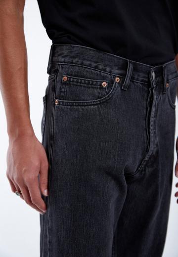 Клешеные джинсы