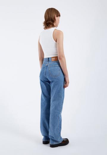 Прямые джинсы