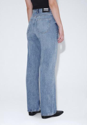 Прямые джинсы