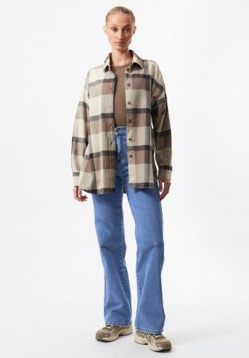 Прямые джинсы