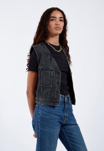 Джинсовая жилетка