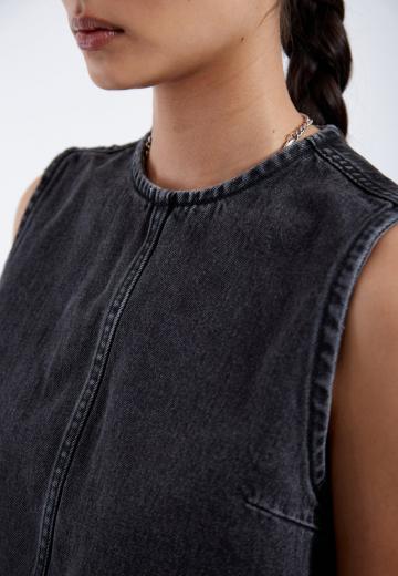 Джинсовая жилетка