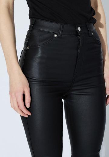 Клешеные джинсы