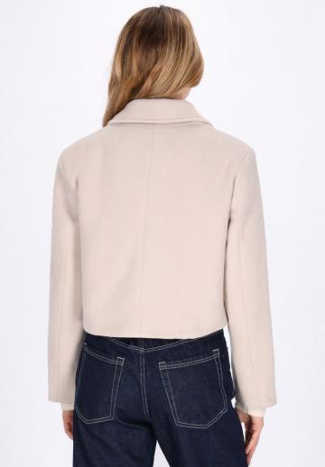 Куртка с накладнымит карманами