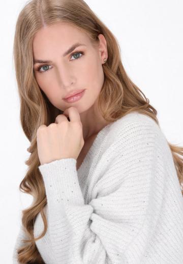 Пуловер с вырезом V