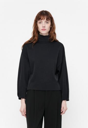 Атласная блузка