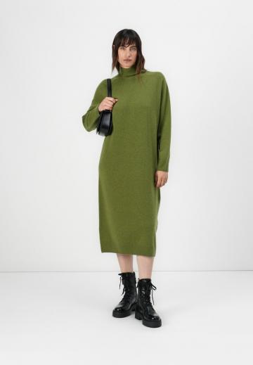 Вязаное платье