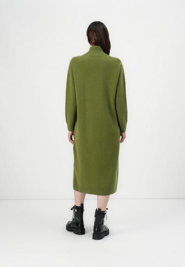 Вязаное платье